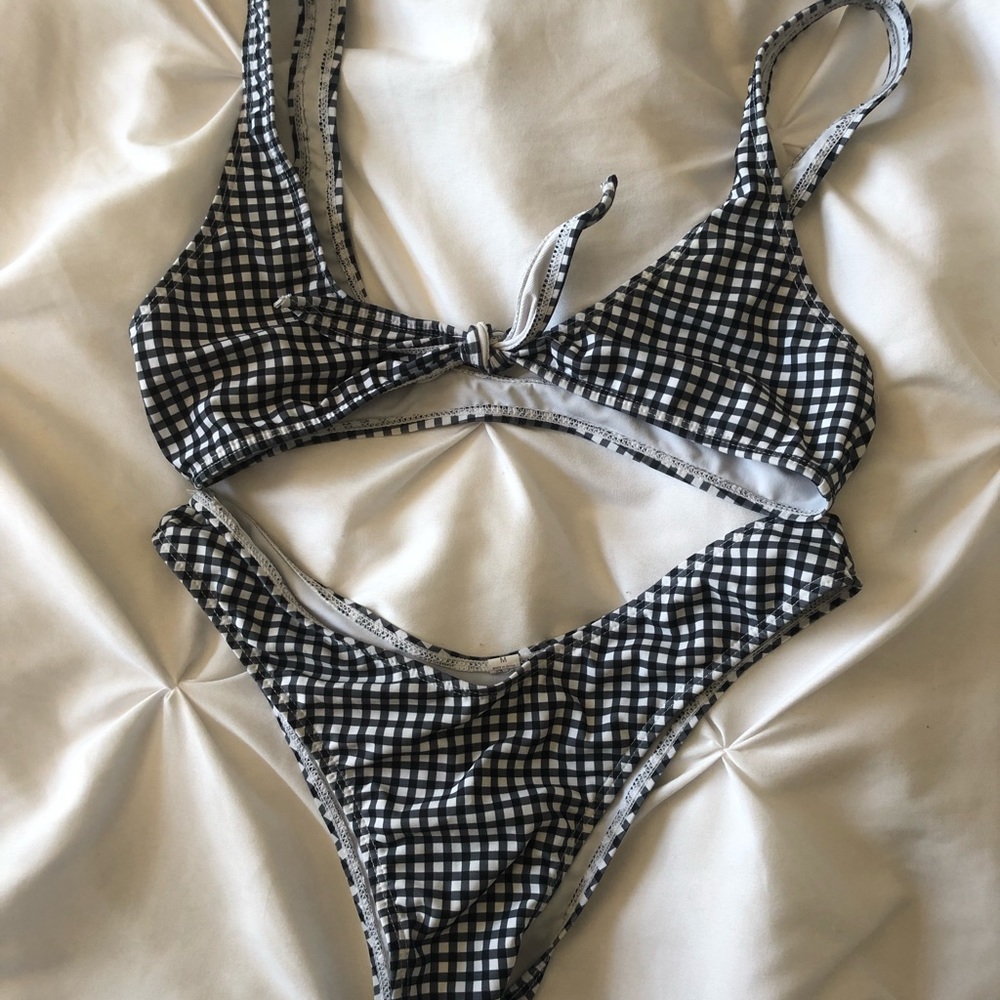 Adorable checkered bikini